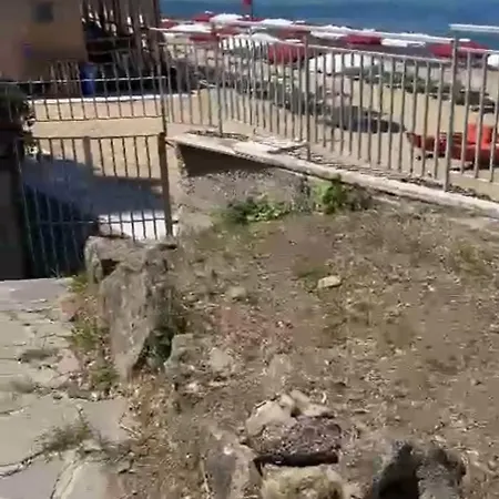 Massimo Beachfront Апартаменты Санта-Мария-ди-Кастеллабате