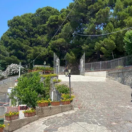 Апартаменты Massimo Beachfront