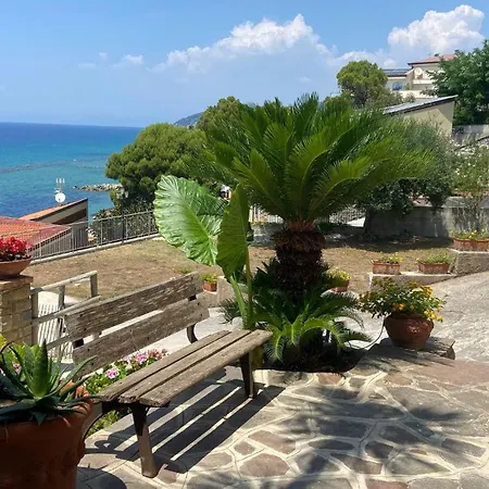 Massimo Beachfront Apartmán